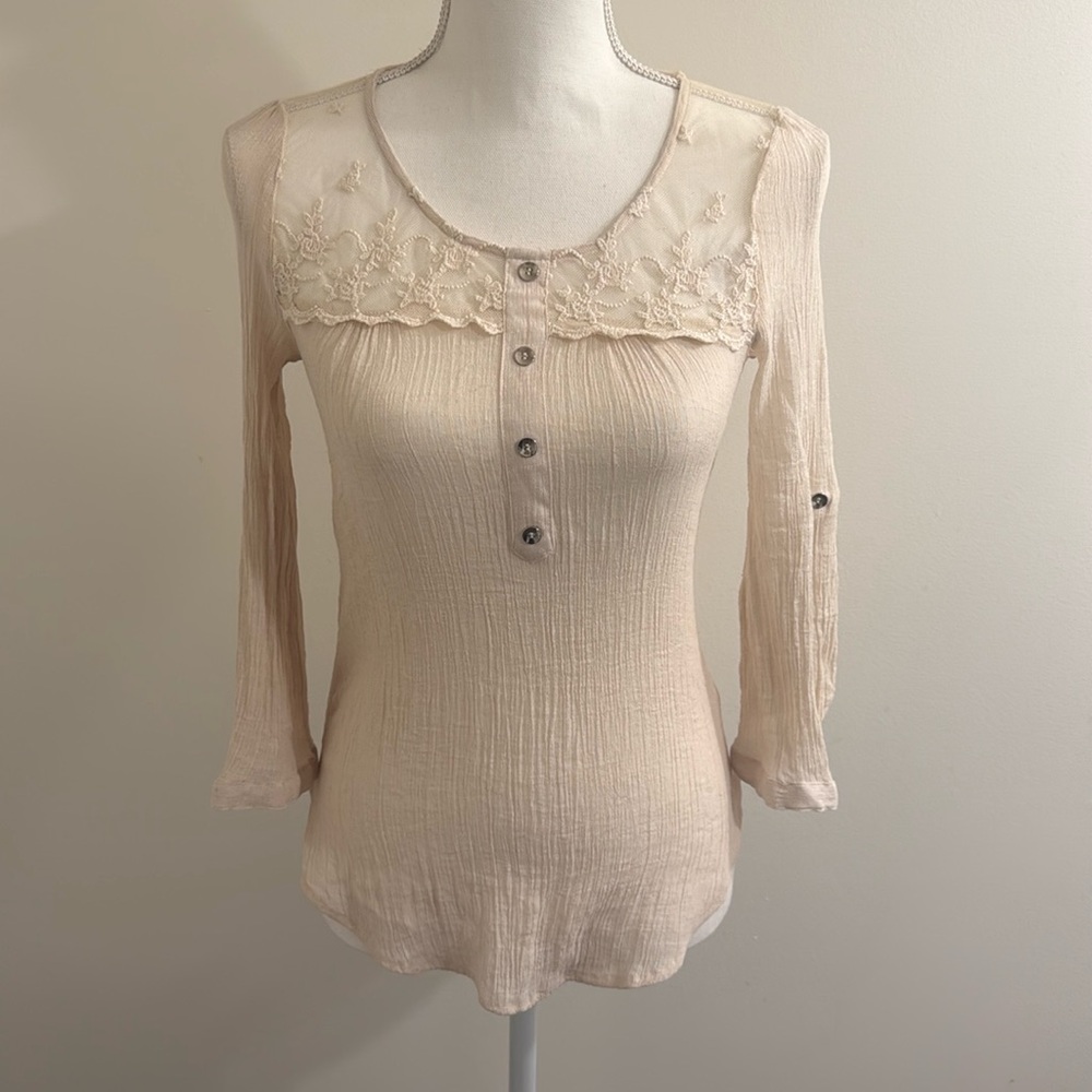 Mine Gauzy Lace Cream Long Button Sleeve Embroidered Top Women’s Size Small